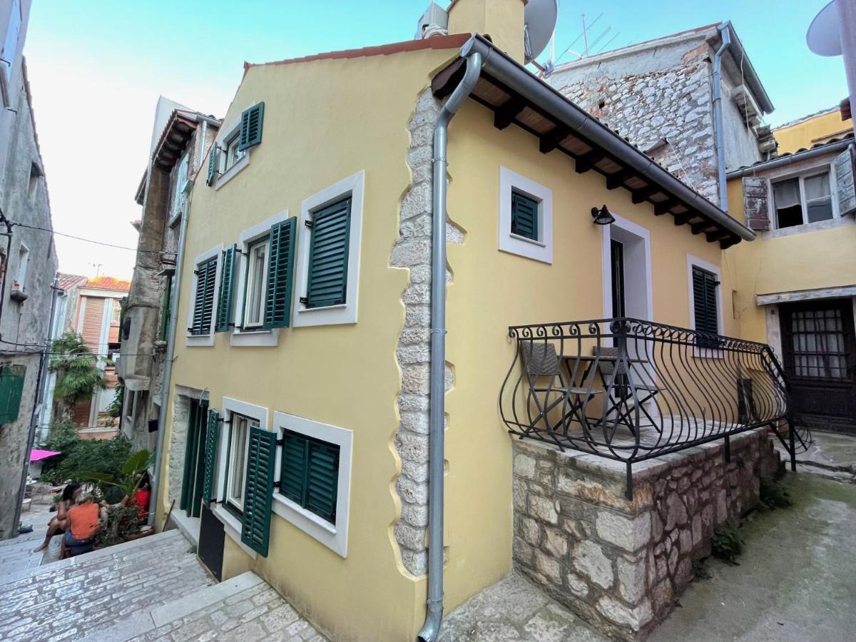 Yellow House Rovinj Bagian luar foto