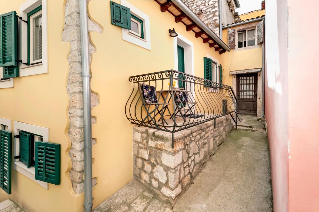Yellow House Rovinj Bagian luar foto